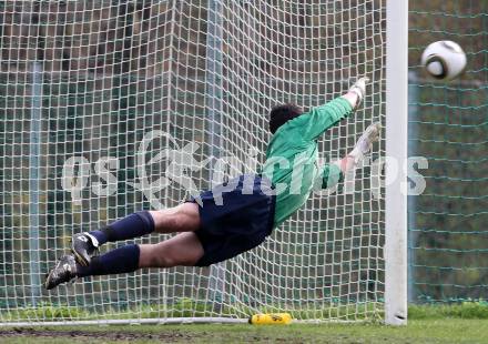 Fussball Unterliga Ost. SV Ludmannsdorf gegen ASKOE Koettmannsdorf.  Zunder Michael (Koettmannsdorf). Ludmannsdorf, am 18.4.2010.
Foto: Kuess
---
pressefotos, pressefotografie, kuess, qs, qspictures, sport, bild, bilder, bilddatenbank