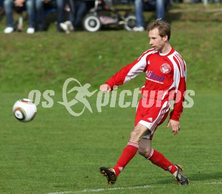 Fussball Unterliga Ost. SV Ludmannsdorf gegen ASKOE Koettmannsdorf.  Glantschnig Christian (Ludmannsdorf). Ludmannsdorf, am 18.4.2010.
Foto: Kuess
---
pressefotos, pressefotografie, kuess, qs, qspictures, sport, bild, bilder, bilddatenbank