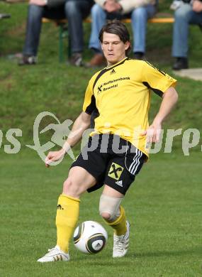 Fussball Unterliga Ost. SV Ludmannsdorf gegen ASKOE Koettmannsdorf.  Hubmann Guenther (Koettmannsdorf). Ludmannsdorf, am 18.4.2010.
Foto: Kuess
---
pressefotos, pressefotografie, kuess, qs, qspictures, sport, bild, bilder, bilddatenbank