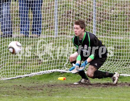 Fussball Unterliga Ost. SV Ludmannsdorf gegen ASKOE Koettmannsdorf.  Zedlacher Juergen (Ludmannsdorf). Ludmannsdorf, am 18.4.2010.
Foto: Kuess
---
pressefotos, pressefotografie, kuess, qs, qspictures, sport, bild, bilder, bilddatenbank