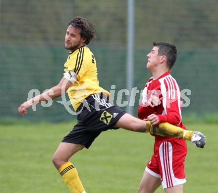 Fussball Unterliga Ost. SV Ludmannsdorf gegen ASKOE Koettmannsdorf. Muenzer David (Ludmannsdorf), Kogler Florian(Koettmannsdorf). Ludmannsdorf, am 18.4.2010.
Foto: Kuess
---
pressefotos, pressefotografie, kuess, qs, qspictures, sport, bild, bilder, bilddatenbank