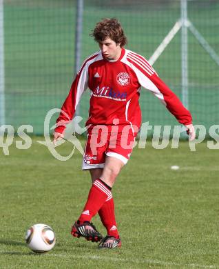 Fussball Unterliga Ost. SV Ludmannsdorf gegen ASKOE Koettmannsdorf.  Kalt Stefan (Ludmannsdorf). Ludmannsdorf, am 18.4.2010.
Foto: Kuess
---
pressefotos, pressefotografie, kuess, qs, qspictures, sport, bild, bilder, bilddatenbank