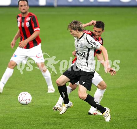 Fussball. Bundesliga. SK Austria Kelag Kaernten gegen LASK Linz.  Stefan Hierlaender, (Austria Kaernten), Thomas Piermayr (Linz). Klagenfurt, 5.5.2010. 
Foto: Kuess

---
pressefotos, pressefotografie, kuess, qs, qspictures, sport, bild, bilder, bilddatenbank