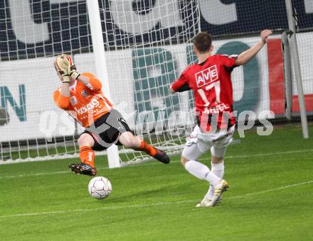 Fussball. Bundesliga. SK Austria Kelag Kaernten gegen LASK Linz.  Andreas Schranz, (Austria Kaernten), Lukas Kragl (Linz). Klagenfurt, 5.5.2010. 
Foto: Kuess

---
pressefotos, pressefotografie, kuess, qs, qspictures, sport, bild, bilder, bilddatenbank