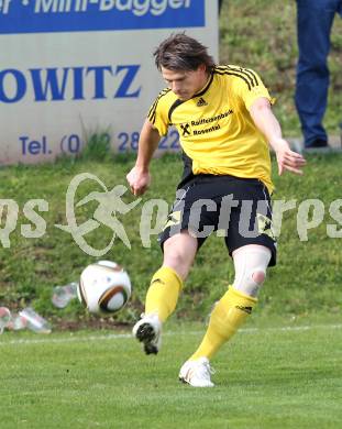 Fussball Unterliga Ost. SV Ludmannsdorf gegen ASKOE Koettmannsdorf.  Hubmann Guenther (Koettmannsdorf). Ludmannsdorf, am 18.4.2010.
Foto: Kuess
---
pressefotos, pressefotografie, kuess, qs, qspictures, sport, bild, bilder, bilddatenbank