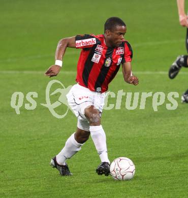 Fussball. Bundesliga. SK Austria Kelag Kaernten gegen LASK Linz.  Justice Majabvi (Linz). Klagenfurt, 5.5.2010. 
Foto: Kuess

---
pressefotos, pressefotografie, kuess, qs, qspictures, sport, bild, bilder, bilddatenbank