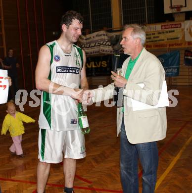 Basketball. Kaerntner Liga. Finale. KOS Klagenfurt gegen Woerthersee Piraten. Juergen Mader, Obmann Danilo Prusnik (KOS). Klagenfurt, 6.5.2010.
Foto: Kuess
---
pressefotos, pressefotografie, kuess, qs, qspictures, sport, bild, bilder, bilddatenbank