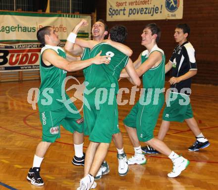 Basketball. Kaerntner Liga. Finale. KOS Klagenfurt gegen Woerthersee Piraten. Jubel Piraten. Klagenfurt, 6.5.2010.
Foto: Kuess
---
pressefotos, pressefotografie, kuess, qs, qspictures, sport, bild, bilder, bilddatenbank