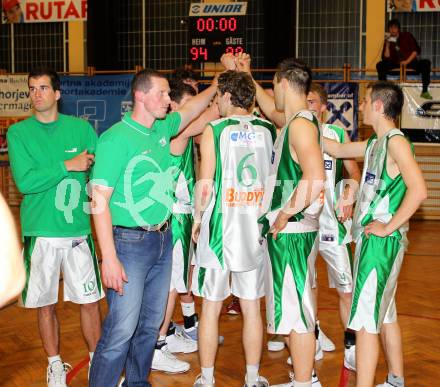 Basketball. Kaerntner Liga. Finale. KOS Klagenfurt gegen Woerthersee Piraten. Enttaeuschung bei KOS. Klagenfurt, 6.5.2010.
Foto: Kuess
---
pressefotos, pressefotografie, kuess, qs, qspictures, sport, bild, bilder, bilddatenbank