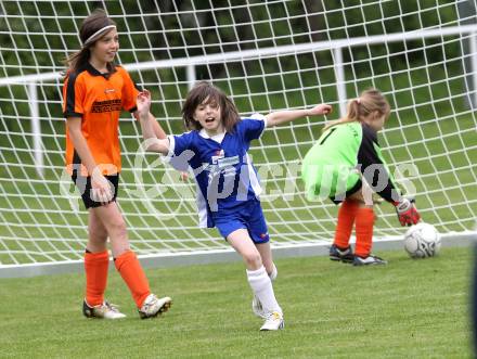 Fussball. Girlies Cup. Feffernitz, 8.5.2010.
Foto: Kuess
---
pressefotos, pressefotografie, kuess, qs, qspictures, sport, bild, bilder, bilddatenbank