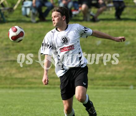 Fussball Unterliga Ost. ASKOE Koettmannsdorf gegen SK Kuehnsdorf. Florian Zuschlag (Kuehnsdorf). Klagenfurt, am 9.5.2010.
Foto: Kuess
---
pressefotos, pressefotografie, kuess, qs, qspictures, sport, bild, bilder, bilddatenbank