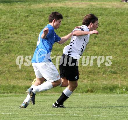 Fussball Unterliga Ost. ASKOE Koettmannsdorf gegen SK Kuehnsdorf. Patrick Benko (Koettmannsdorf),  Florian Zuschlag (Kuehnsdorf). Klagenfurt, am 9.5.2010.
Foto: Kuess
---
pressefotos, pressefotografie, kuess, qs, qspictures, sport, bild, bilder, bilddatenbank