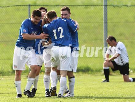 Fussball Unterliga Ost. ASKOE Koettmannsdorf gegen SK Kuehnsdorf. Torjubel (Koettmannsdorf). Klagenfurt, am 9.5.2010.
Foto: Kuess
---
pressefotos, pressefotografie, kuess, qs, qspictures, sport, bild, bilder, bilddatenbank