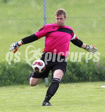 Fussball Unterliga Ost. ASKOE Koettmannsdorf gegen SK Kuehnsdorf. Benjamin Reichart (Kuehnsdorf). Klagenfurt, am 9.5.2010.
Foto: Kuess
---
pressefotos, pressefotografie, kuess, qs, qspictures, sport, bild, bilder, bilddatenbank