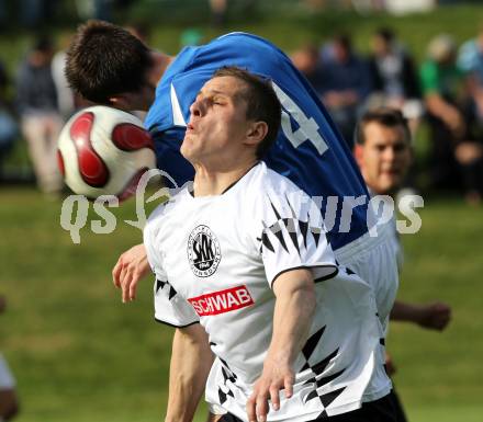 Fussball Unterliga Ost. ASKOE Koettmannsdorf gegen SK Kuehnsdorf. Martin Rauter Rauter (Koettmannsdorf),  Robert Matic (Kuehnsdorf). Klagenfurt, am 9.5.2010.
Foto: Kuess
---
pressefotos, pressefotografie, kuess, qs, qspictures, sport, bild, bilder, bilddatenbank