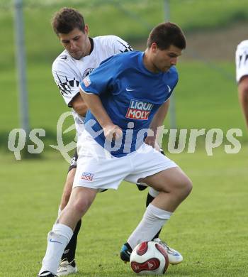 Fussball Unterliga Ost. ASKOE Koettmannsdorf gegen SK Kuehnsdorf. Mario Krall (Koettmannsdorf), Danijel Dlopst (Kuehnsdorf). Klagenfurt, am 9.5.2010.
Foto: Kuess
---
pressefotos, pressefotografie, kuess, qs, qspictures, sport, bild, bilder, bilddatenbank