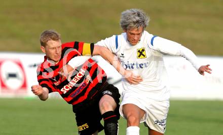 Fussball. Regionalliga. FC St. Veit gegen SV Leibnitz Flavia Solva .  Hans Christian Rabl, (St.Veit), Thomas Jagonak (Flavia Solva). St.Veit, 12.5.2010. 
Foto: Kuess

---
pressefotos, pressefotografie, kuess, qs, qspictures, sport, bild, bilder, bilddatenbank