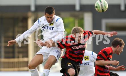 Fussball. Regionalliga. FC St. Veit gegen SV Leibnitz Flavia Solva .  Seoane Santalla Gerardo Diego,  (St.Veit),  Maurice Amtmann (Flavia Solva). St.Veit, 12.5.2010. 
Foto: Kuess

---
pressefotos, pressefotografie, kuess, qs, qspictures, sport, bild, bilder, bilddatenbank