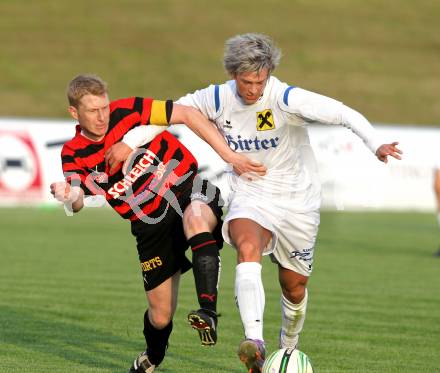 Fussball. Regionalliga. FC St. Veit gegen SV Leibnitz Flavia Solva .  Hans Christian Rabl, (St.Veit), Thomas Jagonak (Flavia Solva). St.Veit, 12.5.2010. 
Foto: Kuess

---
pressefotos, pressefotografie, kuess, qs, qspictures, sport, bild, bilder, bilddatenbank