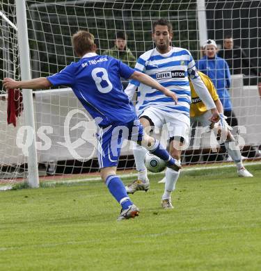 Fussball Kaerntner Liga. VSV gegen SK Treibach. Mario Ramusch (VSV), Stefan Golznig (Treibach). Villach, am 13.5.2010.
Foto: Kuess
---
pressefotos, pressefotografie, kuess, qs, qspictures, sport, bild, bilder, bilddatenbank