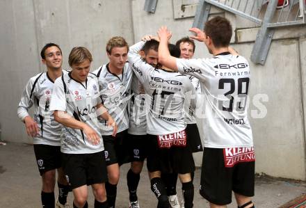 Fussball. Tipp3-Bundesliga. SK Austria Kaernten gegen SC Magna Wiener Neustadt. Torjubel (Austria Kaernten). Klagenfurt, 13.5.2010. 
Foto: Kuess 

---
pressefotos, pressefotografie, kuess, qs, qspictures, sport, bild, bilder, bilddatenbank