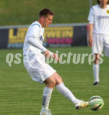 Fussball. Regionalliga. FC St. Veit gegen SV Leibnitz Flavia Solva . Michael Rebernig (St.Veit). St.Veit, 12.5.2010. 
Foto: Kuess

---
pressefotos, pressefotografie, kuess, qs, qspictures, sport, bild, bilder, bilddatenbank