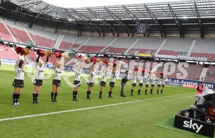 Fussball. Tipp3-Bundesliga. SK Austria Kaernten gegen SC Magna Wiener Neustadt. Cheerleaders. Hypo Group Arena. Klagenfurt, 13.5.2010. 
Foto: Kuess 

---
pressefotos, pressefotografie, kuess, qs, qspictures, sport, bild, bilder, bilddatenbank