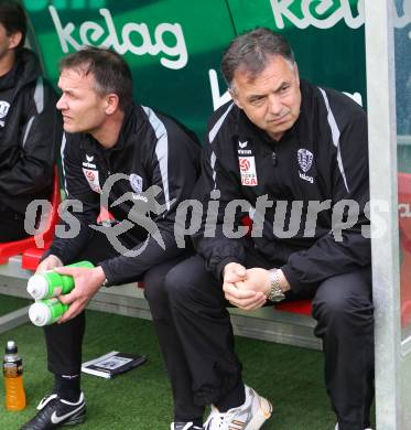 Fussball. Tipp3-Bundesliga. SK Austria Kaernten gegen SC Magna Wiener Neustadt. Tormanntrainer Wolfgang Thun-Hohenstein, Trainer Joze Prelogar (Austria Kaernten). Klagenfurt, 13.5.2010. 
Foto: Kuess 

---
pressefotos, pressefotografie, kuess, qs, qspictures, sport, bild, bilder, bilddatenbank