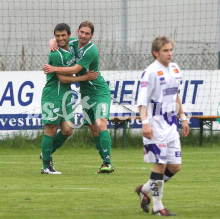 Fussball Regionalliga. SAK gegen FC Superfund Pasching. Torjubel Vilmar Da Cunha Rodrigues, Marc Sand (Pasching). Klagenfurt, am 15.5.2010.
Foto: Kuess 
---
pressefotos, pressefotografie, kuess, qs, qspictures, sport, bild, bilder, bilddatenbank