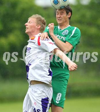 Fussball Regionalliga. SAK gegen FC Superfund Pasching. Rene Partl (SAK), Patrick Pircher (Pasching). Klagenfurt, am 15.5.2010.
Foto: Kuess 
---
pressefotos, pressefotografie, kuess, qs, qspictures, sport, bild, bilder, bilddatenbank