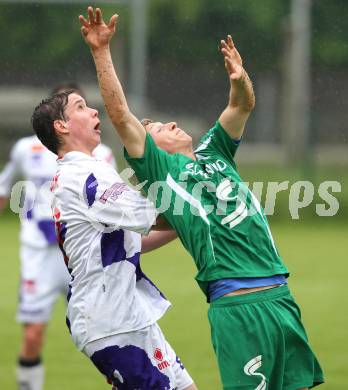 Fussball Regionalliga. SAK gegen FC Superfund Pasching. Alexander Kofler, Patrick Lausegger (SAK), Daniel Royer (Pasching). Klagenfurt, am 15.5.2010.
Foto: Kuess 
---
pressefotos, pressefotografie, kuess, qs, qspictures, sport, bild, bilder, bilddatenbank