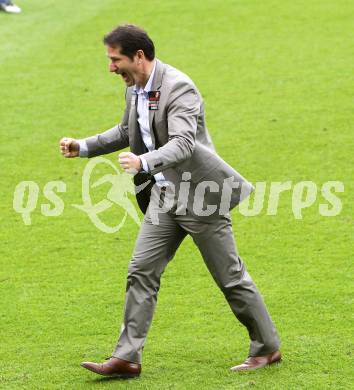 Fussbal. OEFB Stiegl Cup. Sturm Graz gegen FC Magna Wiener Neustadt. Jubel Trainer Franco Foda (Graz). Klagenfurt, 16.5.2010. 
Foto: Kuess 

---
pressefotos, pressefotografie, kuess, qs, qspictures, sport, bild, bilder, bilddatenbank