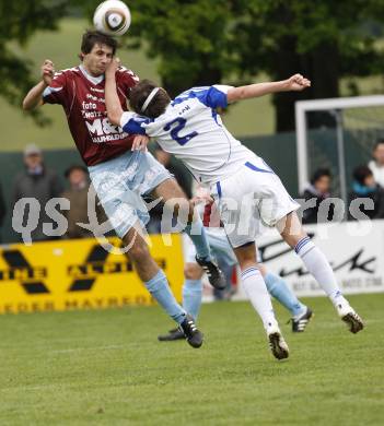 Fussball. Kaerntner Liga. SK Treibach gegen SV Feldkirchen. Hutter Christian (Treibach), Noessler Christoph (Feldkirchen). Treibach, 16.5.2010.
Foto: Kuess
---
pressefotos, pressefotografie, kuess, qs, qspictures, sport, bild, bilder, bilddatenbank