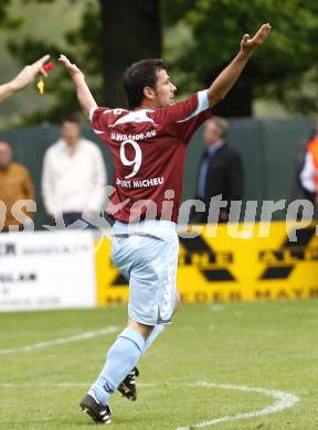 Fussball. Kaerntner Liga. SK Treibach gegen SV Feldkirchen.  Jubel Miloti Auron (Feldkirchen). Treibach, 16.5.2010.
Foto: Kuess
---
pressefotos, pressefotografie, kuess, qs, qspictures, sport, bild, bilder, bilddatenbank