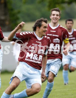 Fussball. Kaerntner Liga. SK Treibach gegen SV Feldkirchen. Micheu Robert (Feldkirchen). Treibach, 16.5.2010.
Foto: Kuess
---
pressefotos, pressefotografie, kuess, qs, qspictures, sport, bild, bilder, bilddatenbank