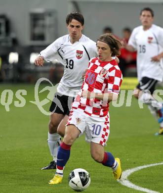 Fussball. Laenderspiel Oesterreich gegen Kroatien. Martin Harnik, (Oesterreich), Luka Modric (Kroatien). Klagenfurt, 19.5.2010. 
Foto: Kuess 

---
pressefotos, pressefotografie, kuess, qs, qspictures, sport, bild, bilder, bilddatenbank