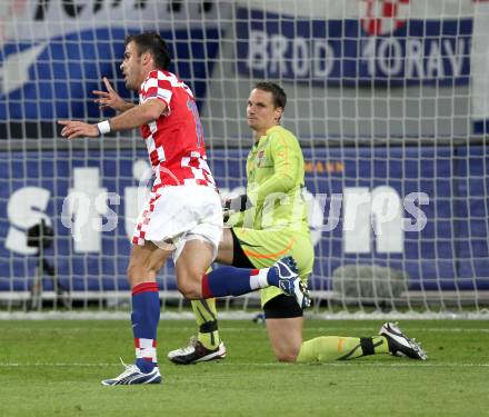 Fussball. Laenderspiel Oesterreich gegen Kroatien. Juergen Macho (Oesterreich),  Torjubel Mate Bilic,  (Kroatien). Klagenfurt, 19.5.2010. 
Foto: Kuess 

---
pressefotos, pressefotografie, kuess, qs, qspictures, sport, bild, bilder, bilddatenbank