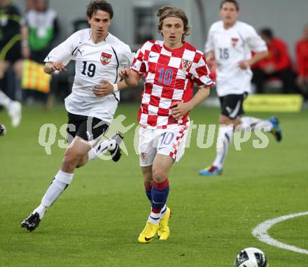 Fussball. Laenderspiel Oesterreich gegen Kroatien. Martin Harnik (Oesterreich), Luka Modric (Kroatien). Klagenfurt, 19.5.2010. 
Foto: Kuess 

---
pressefotos, pressefotografie, kuess, qs, qspictures, sport, bild, bilder, bilddatenbank