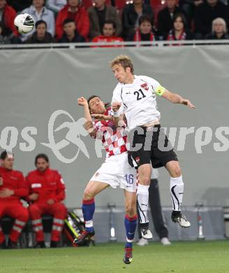 Fussball. Laenderspiel Oesterreich gegen Kroatien. Marc Janko  (Oesterreich), Tomislav Dujmovic (Kroatien). Klagenfurt, 19.5.2010. 
Foto: Kuess 

---
pressefotos, pressefotografie, kuess, qs, qspictures, sport, bild, bilder, bilddatenbank