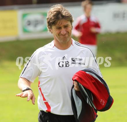 Fussball Unterliga Ost. SV ASKOE Holzbau Gasser Ludmannsdorf gegen ASKOE Zadruga St. Michael/Bl. Trainer Benno Germadnik (St. Michael/Bl.). Ludmannsdorf, am 22.5.2010.
Foto: Kuess
---
pressefotos, pressefotografie, kuess, qs, qspictures, sport, bild, bilder, bilddatenbank