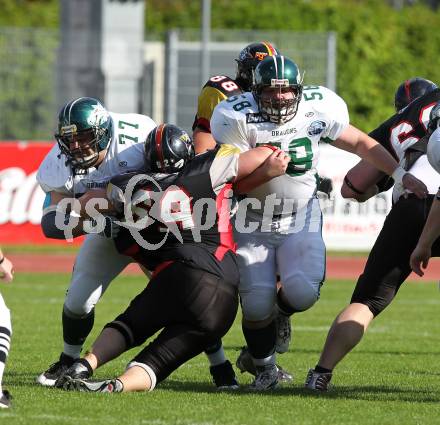 American Football. AFL. Carinthian Black Lions gegen Danube Dragons. Jan Jonke (Carinthian Black Lions), Armando Piedra, Herbert Klackl (Danube Dragons) . Villach, am 24.5.2010.
Foto: Kuess
---
pressefotos, pressefotografie, kuess, qs, qspictures, sport, bild, bilder, bilddatenbank