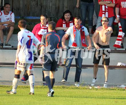 Fussball Regionalliga. SAK gegen GAK. Fans (GAK). Klagenfurt, am 25.5.2010.
Foto: Kuess
---
pressefotos, pressefotografie, kuess, qs, qspictures, sport, bild, bilder, bilddatenbank