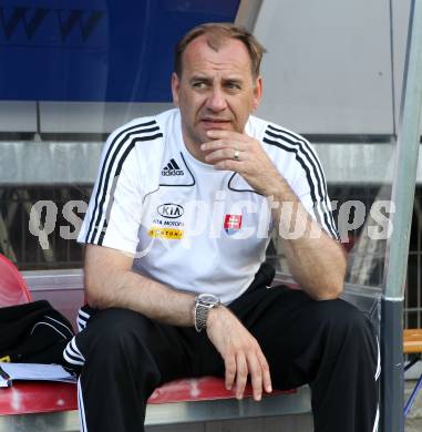 Fussball. Nationalmannschaft Slowakei gegen Kaernten Auswahl.  Trainer Vladimir Weiss (Slowakei). St. Veit, am 26.5.2010.
Foto: Kuess

---
pressefotos, pressefotografie, kuess, qs, qspictures, sport, bild, bilder, bilddatenbank