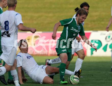 Fussball Regionalliga. FC St. Veit gegen FC Superfund Pasching. Michael Mulyk (St. Veit), Marc Sand (Pasching). St. Veit, am 28.5.2010.
Foto: Kuess
---
pressefotos, pressefotografie, kuess, qs, qspictures, sport, bild, bilder, bilddatenbank