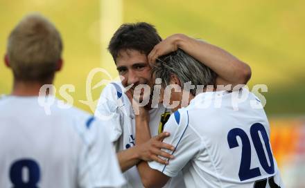 Fussball Regionalliga. FC St. Veit gegen FC Superfund Pasching. Torjubel Michael Novak, Hans Christian Rabl (St. Veit). St. Veit, am 28.5.2010.
Foto: Kuess
---
pressefotos, pressefotografie, kuess, qs, qspictures, sport, bild, bilder, bilddatenbank