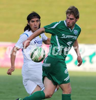 Fussball Regionalliga. FC St. Veit gegen FC Superfund Pasching. Carlos Chaile (St. Veit), Marc Sand (Pasching). St. Veit, am 28.5.2010.
Foto: Kuess
---
pressefotos, pressefotografie, kuess, qs, qspictures, sport, bild, bilder, bilddatenbank