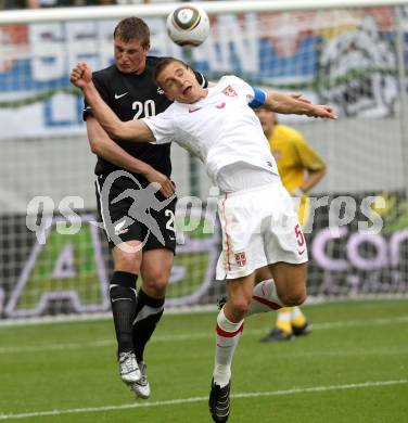 Fussball Laenderspiel. Testspiel Serbien gegen Neuseeland. Nemanja Vidic, (Serbien),  Chris Wood (Neuseeland). Klagenfurt, am 29.5.2010.
Foto: Kuess

---
pressefotos, pressefotografie, kuess, qs, qspictures, sport, bild, bilder, bilddatenbank