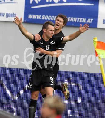 Fussball Laenderspiel. Testspiel Serbien gegen Neuseeland.  Torjubel Shane Smeltz, Tony Lochhead   (Neuseeland). Klagenfurt, am 29.5.2010.
Foto: Kuess

---
pressefotos, pressefotografie, kuess, qs, qspictures, sport, bild, bilder, bilddatenbank