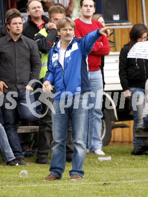 Fussball. Unterliga Ost. Eberndorfer AC gegen SV Raika GRIFFEN Rast. Trainer Kreutz Michael (Eberndorf). Eberndorf, 29.5.2010.
Foto: Kuess
---
pressefotos, pressefotografie, kuess, qs, qspictures, sport, bild, bilder, bilddatenbank