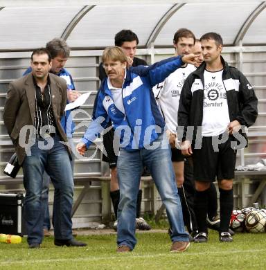 Fussball. Unterliga Ost. Eberndorfer AC gegen SV Raika GRIFFEN Rast. Trainer Kreutz Michael (Eberndorf). Eberndorf, 29.5.2010.
Foto: Kuess
---
pressefotos, pressefotografie, kuess, qs, qspictures, sport, bild, bilder, bilddatenbank